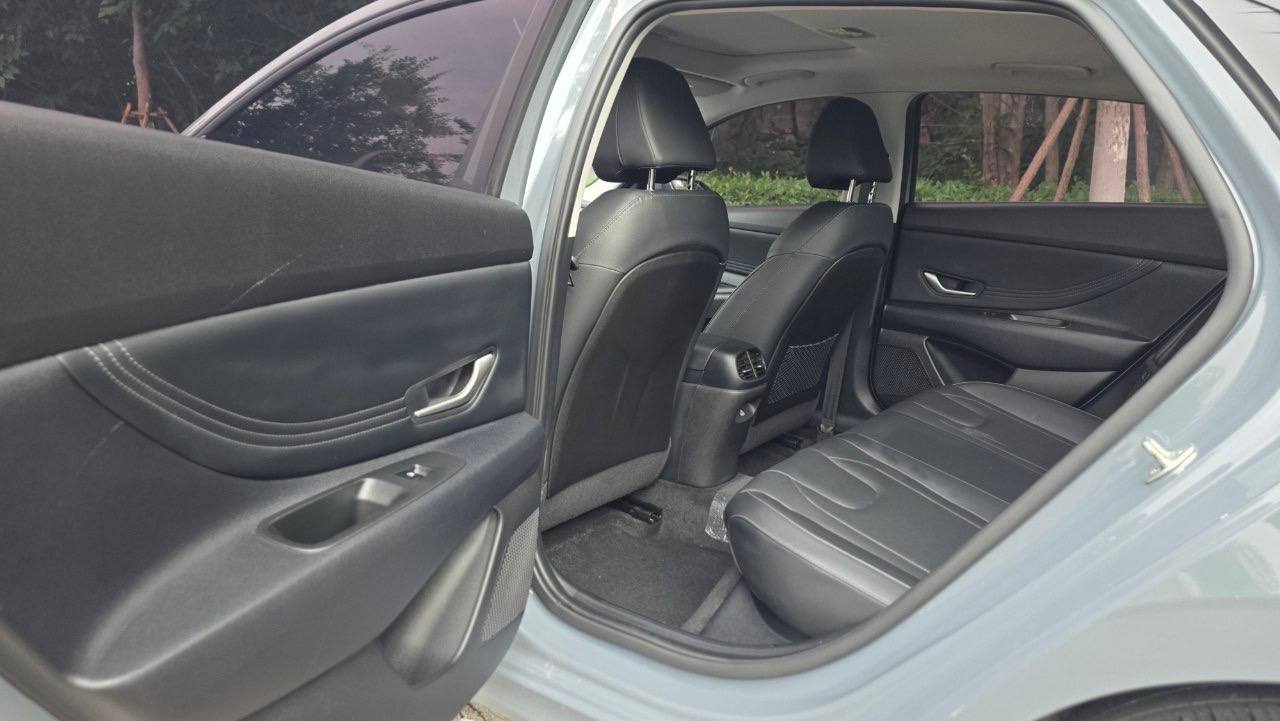 Hyundai Elantra 1.5L CVT — фото 4
