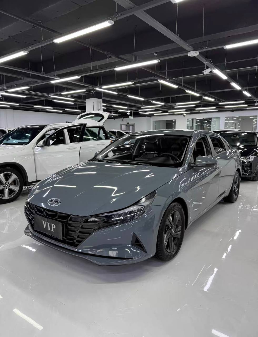 Hyundai Elantra  Premium — фото 2