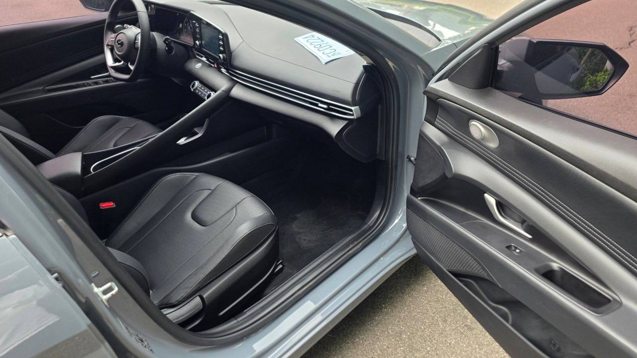Hyundai Elantra 1.5L CVT — фото 1