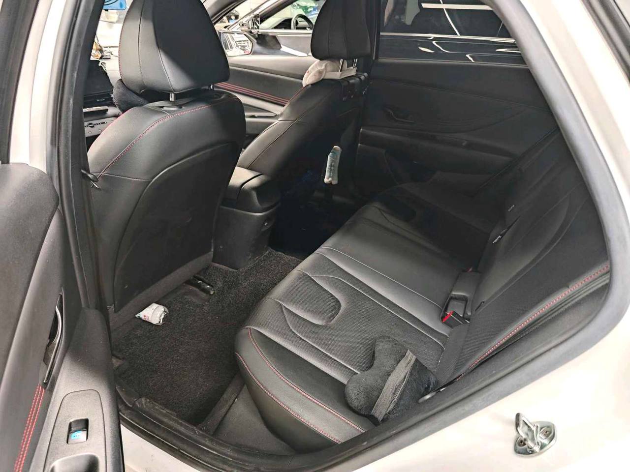 Hyundai Elantra 1.4 TGDi LUX Premium — фото 6