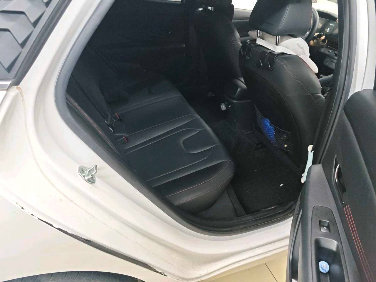 Hyundai Elantra 1.4 TGDi LUX Premium — фото 7