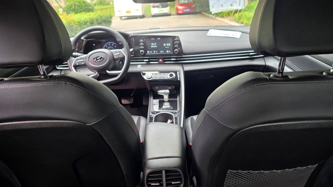 Hyundai Elantra 1.5L CVT — фото 3