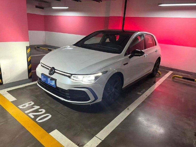 VW GOLF 8 R-Line 1.4TSI 280TSI — фото 1