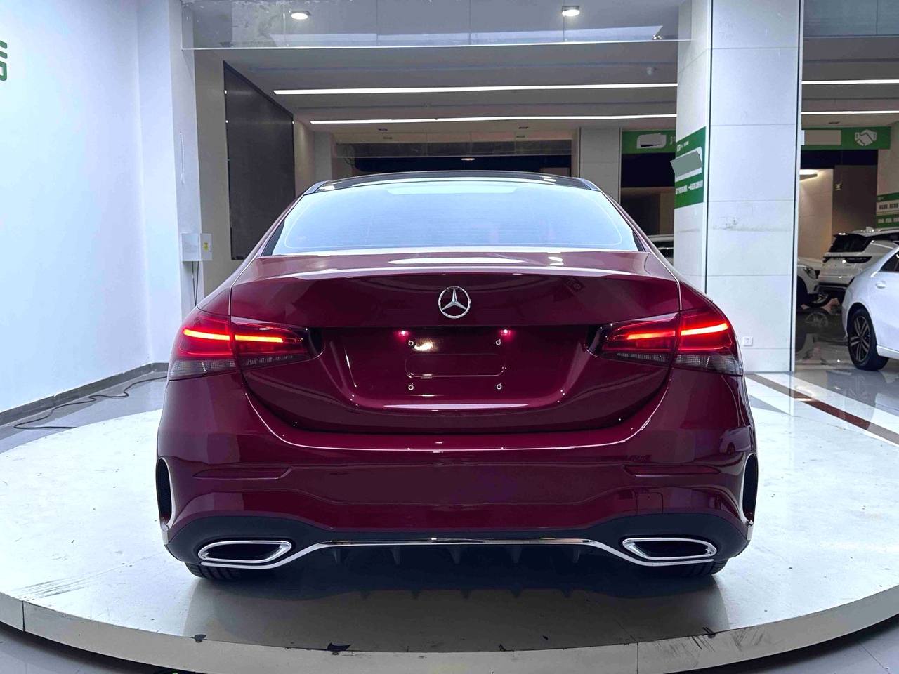 Mercedes A180L — фото 6
