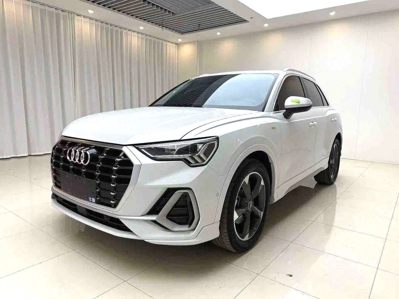AUDI Q3 2022 — 1.4 TFSI 35 TFSI FASHION DYNAMIC — фото 1