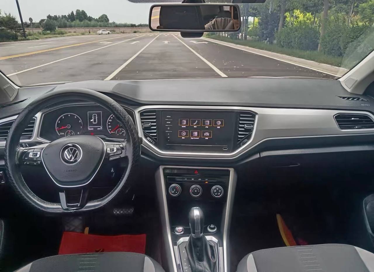 VOLKSWAGEN T-Roc 280 Tsi  Comfort Edition — фото 4