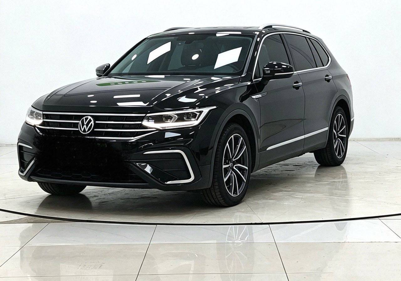 Volkswagen Tiguan L 2023г. — фото 1