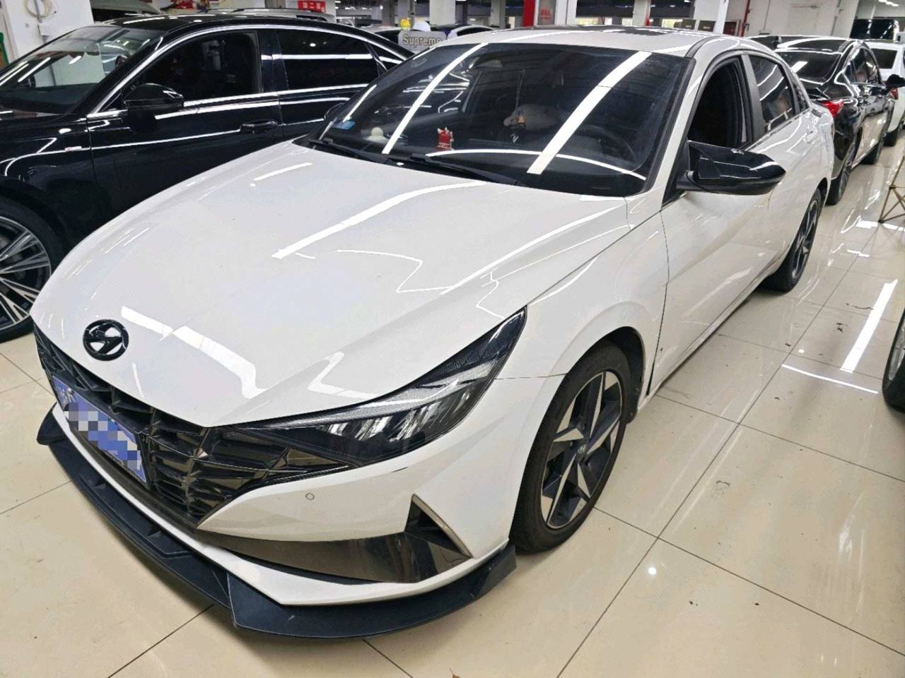 Hyundai Elantra 1.4 TGDi LUX Premium — фото 2