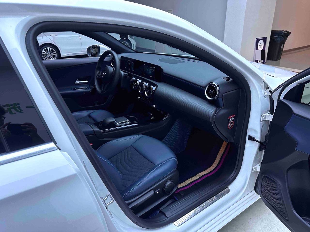 MERCEDES-BENZ A-CLASS A 180 L 1.3T SPORT — фото 4