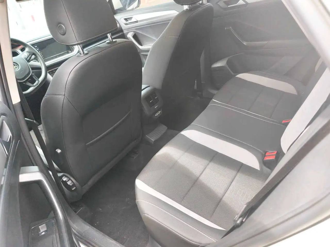 Volkswagen  T-Roc 1.4TSI 280TSI,  — фото 5