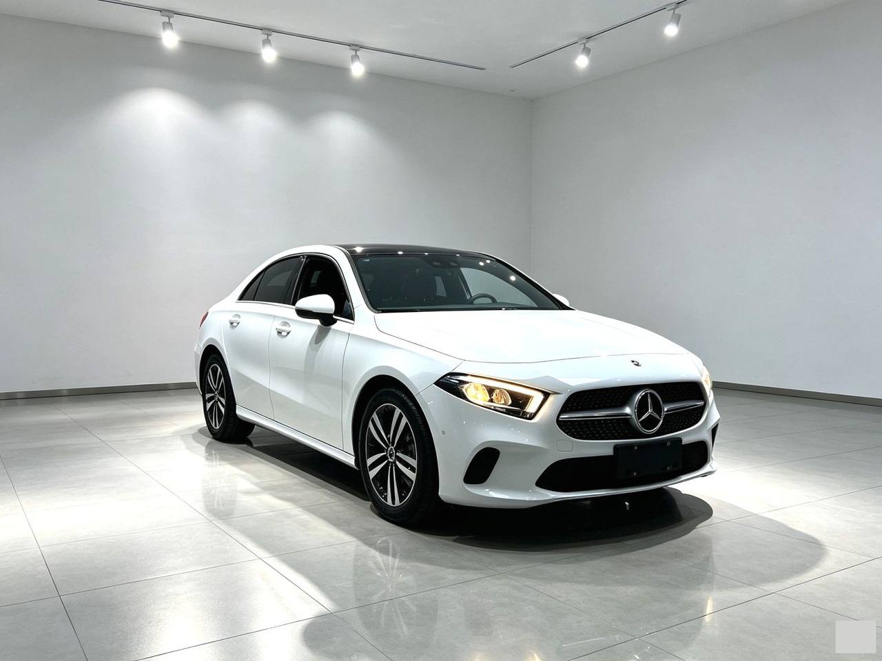 MERCEDES-BENZ A-CLASS A 180 L 1.3T SPORT — фото 1