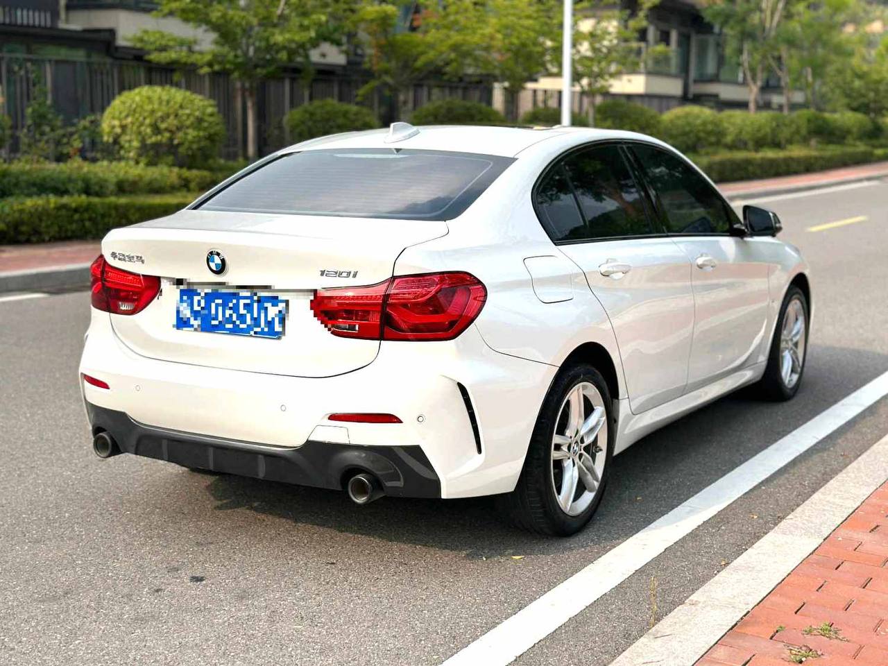 BMW 120i — фото 6